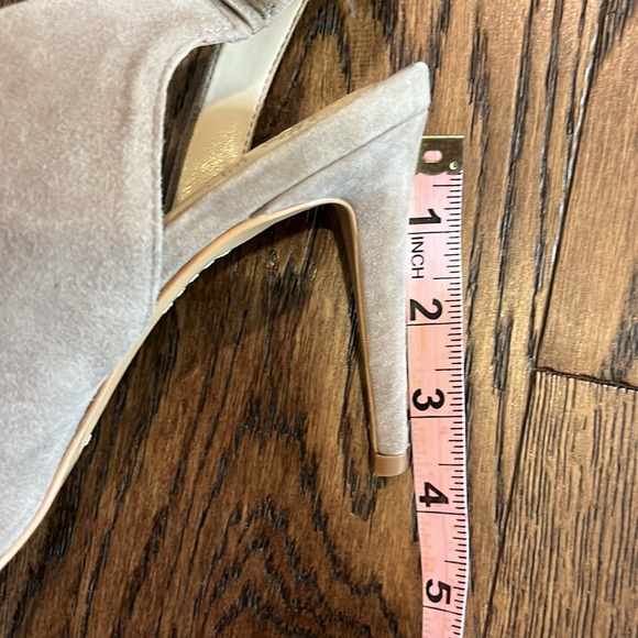 Vince Camuto 8 - Picture 4 of 4